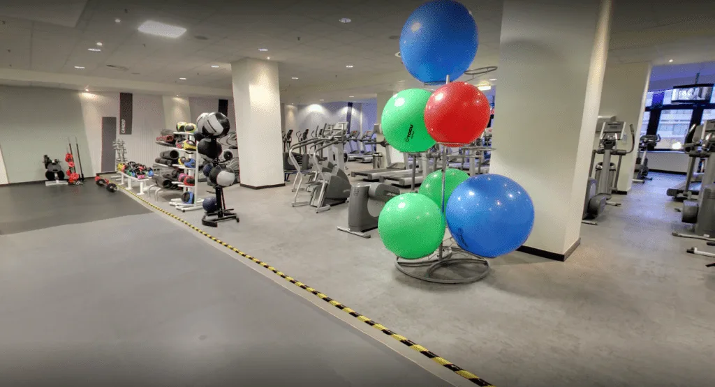 Trainingsbereich · Fitness First Schadow Arkaden