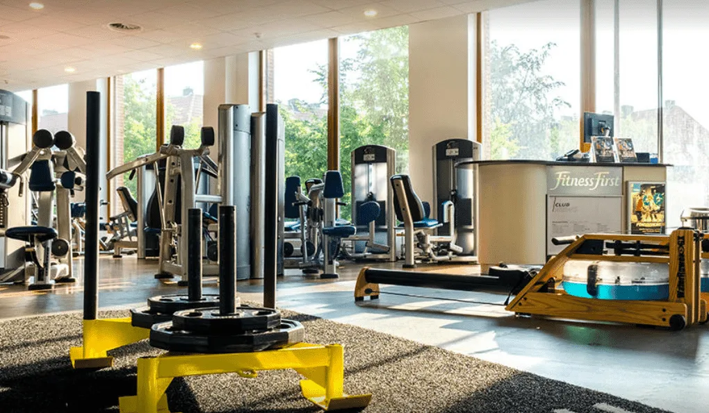 Trainingsbereich · Wellness, Schwimmbad & Training im Fitness First im Germania Campus in Münster: Alle Infos und Kosten (2024)