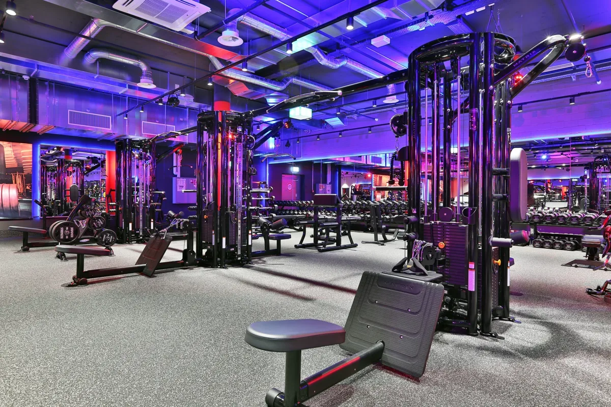 Trainingsbereich · Clever Fit Fitnessstudio Köln